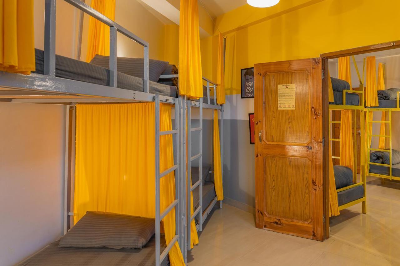 Whoopers Hostel Bir Exteriör bild